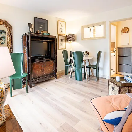 Place Morny Non Fumeur